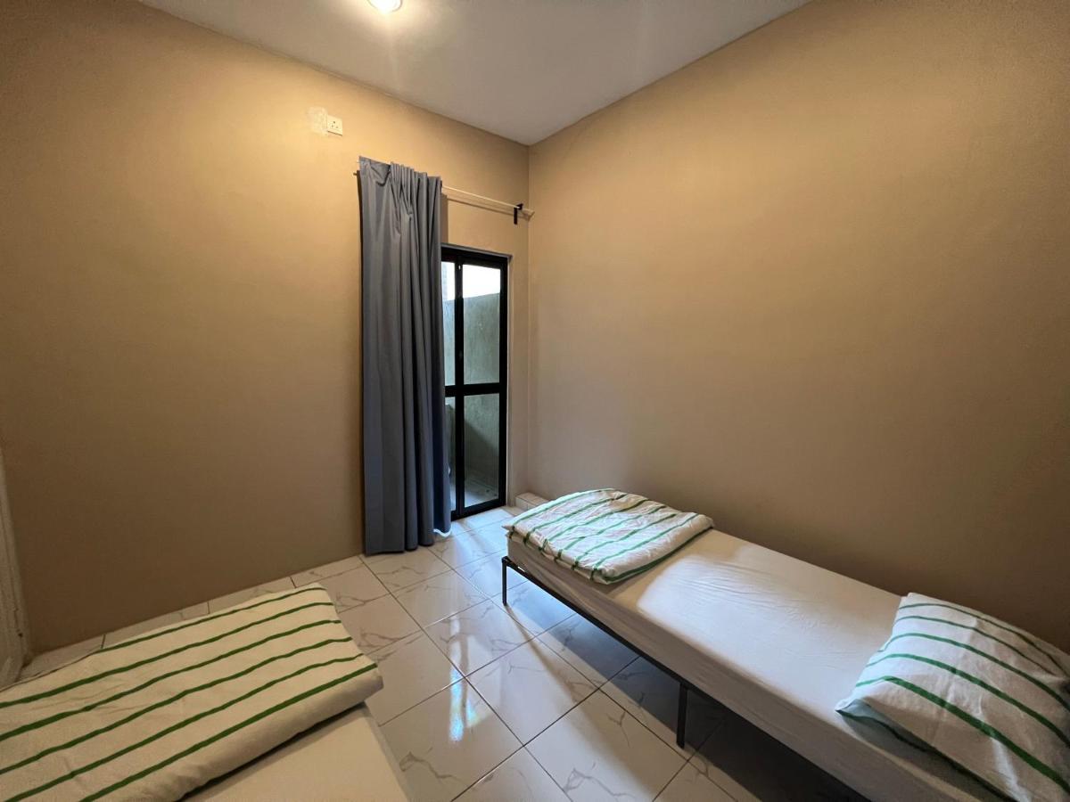 Theatbas Homestay 17 In Seri Iskandar Perak 3 Bedroom Bota Εξωτερικό φωτογραφία