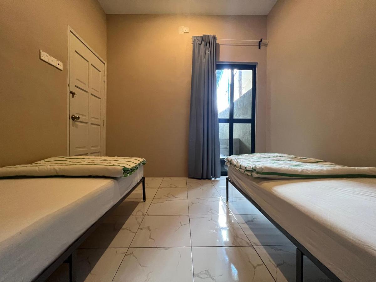 Theatbas Homestay 17 In Seri Iskandar Perak 3 Bedroom Bota Εξωτερικό φωτογραφία