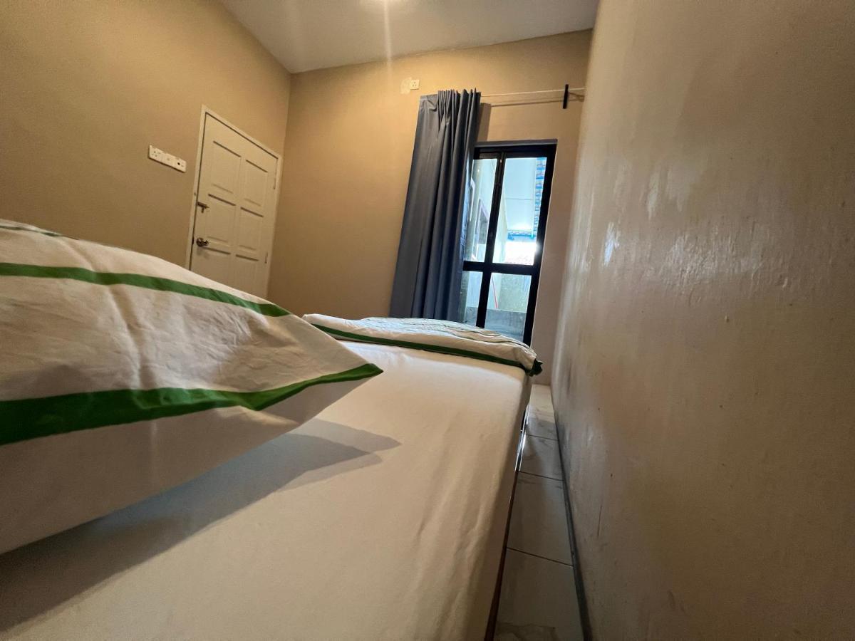 Theatbas Homestay 17 In Seri Iskandar Perak 3 Bedroom Bota Εξωτερικό φωτογραφία