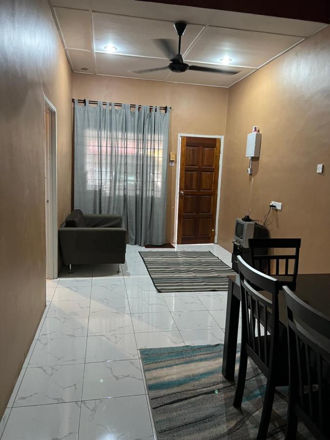 Theatbas Homestay 17 In Seri Iskandar Perak 3 Bedroom Bota Εξωτερικό φωτογραφία